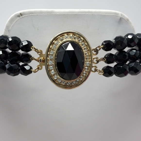 VINTAGE HOBE SIGNED THREE STRAND BLACK FACETED BEAD NECKLACE BOX CLASP JEWELRY - Picture 6 of 12